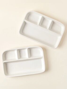 Set of 2 Stoneware TV Dinner Trays in White Like New